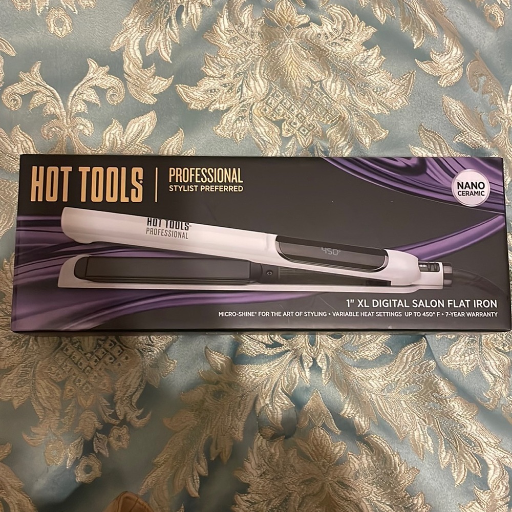 Hot tools 1” xl flat iron